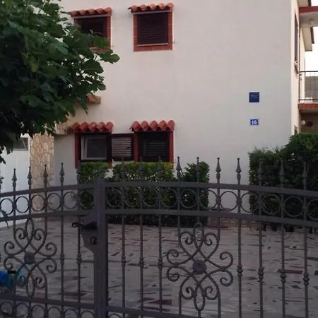 With A Parking Space Vlasici, Pag - 4140 Apartment