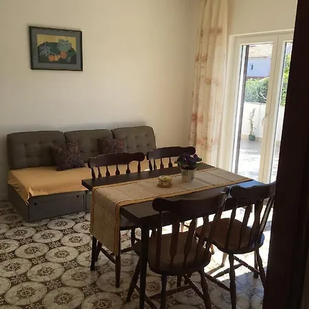 Apartment With A Parking Space Vlasici, Pag - 4140 Povljana